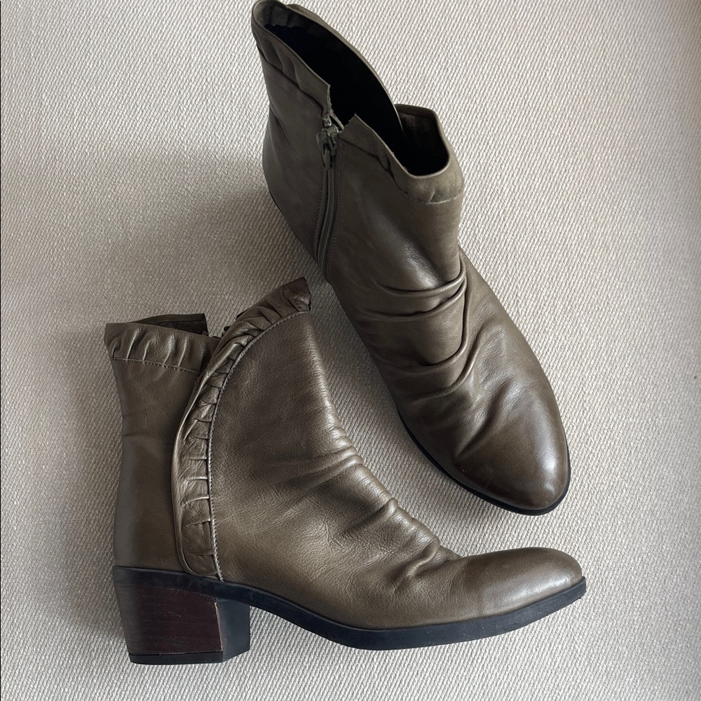 Bueno Olive Taupe Leather Ankle Boots | Size 37 | Ruffle Accent